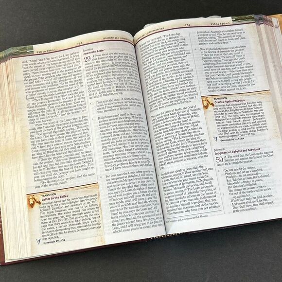 Chronological Study Bible NKJV New King James Version Thomas Nelson Hardcover - Picture 7 of 8